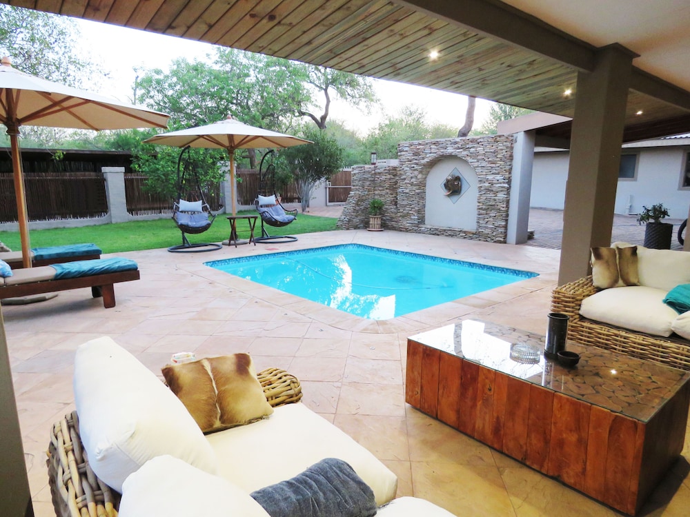 Wild Dog Guest Lodge — 4-Star Luxury Hotel in Hoedspruit, South Africa