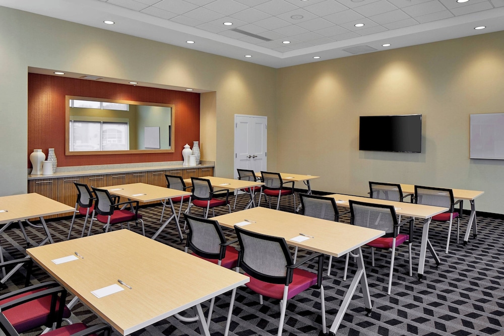 TownePlace Suites by Marriott Columbus North OSU - photo 37