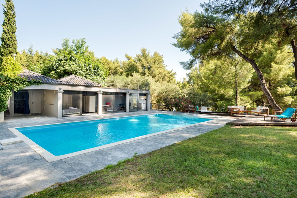 Villa Azzuro by JJ Hospitality — 4-Star Luxury Hotel in Kassandreia, Greece