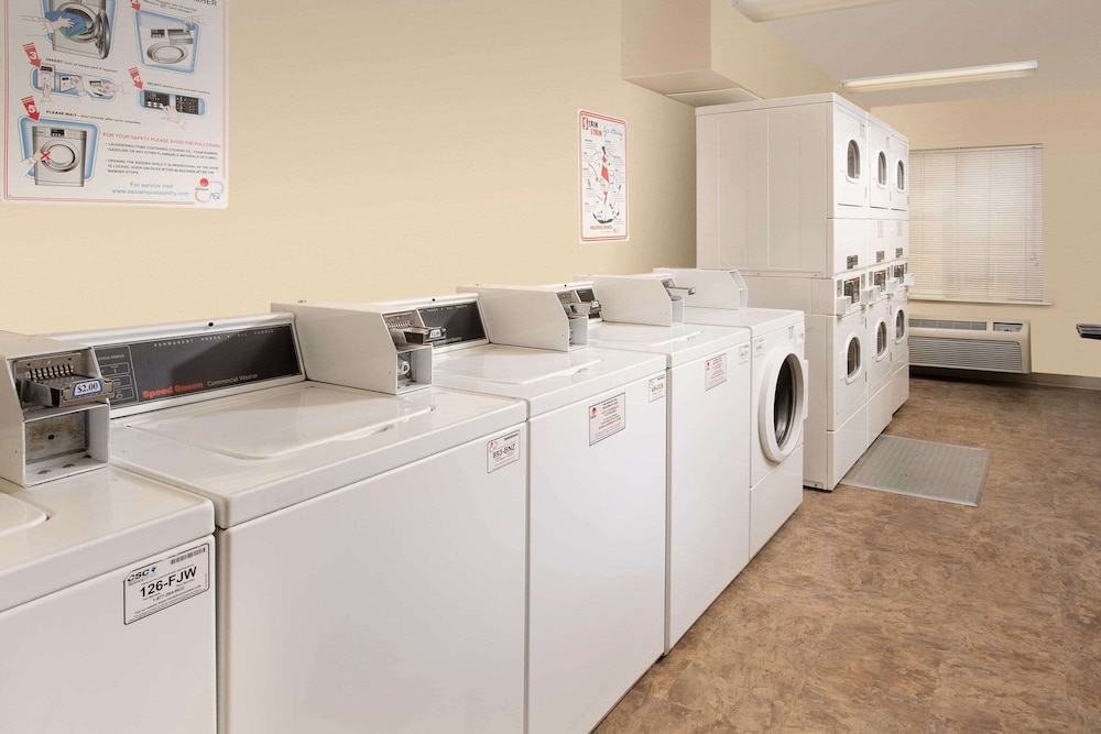 WoodSpring Suites Kansas City Liberty - photo 18