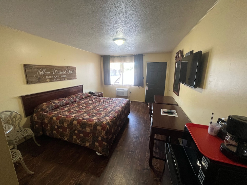 Yellow Diamond Inn - photo 19