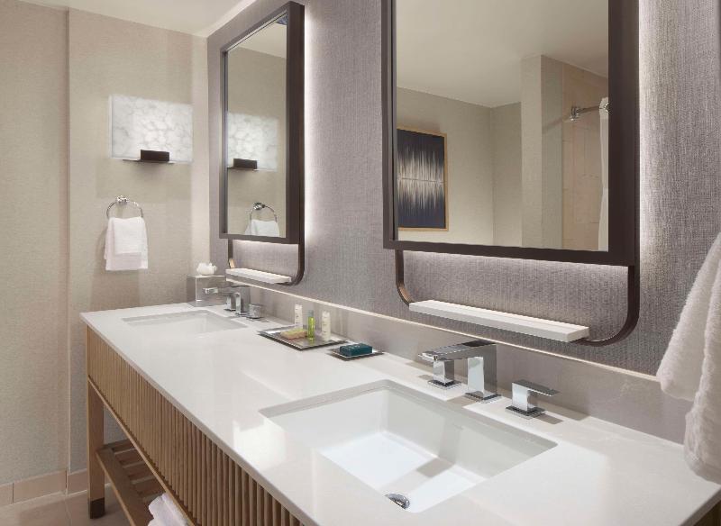 Hilton Anatole - photo 41