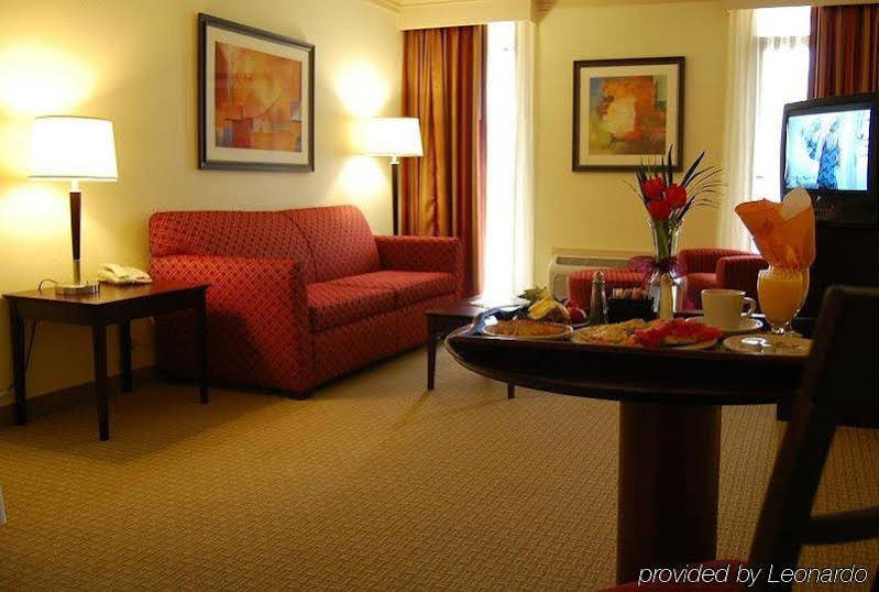 Love Field Hotel & Suites - photo 18
