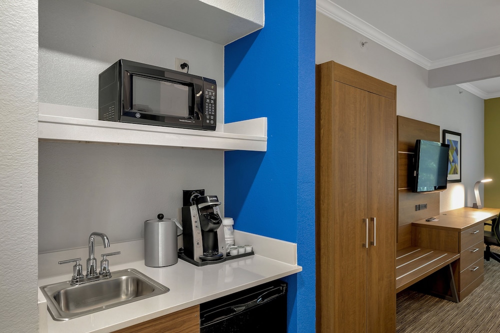 Holiday Inn Express & Suites Lufkin South by IHG - photo 16