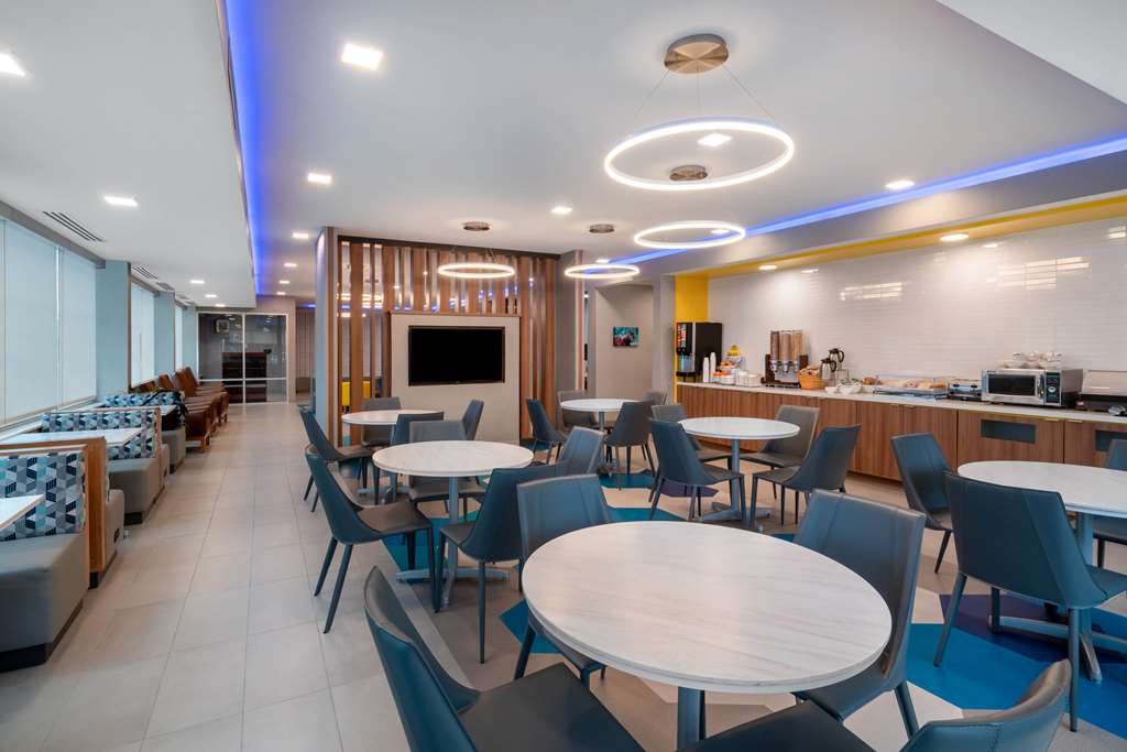 Microtel Inn & Suites by Wyndham Hot Springs - photo 25