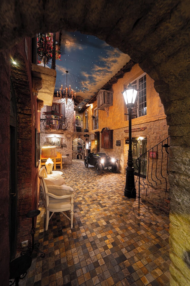 Paul’s Fantasia Boutique Suites in Szczecin, Poland