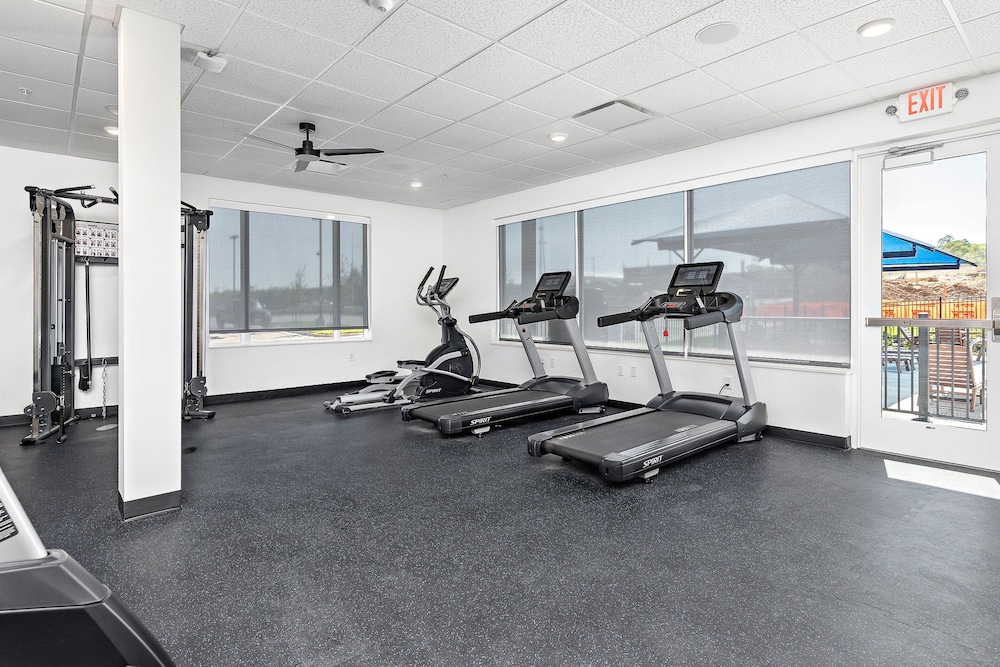 Holiday Inn Exp Parkville - photo 59