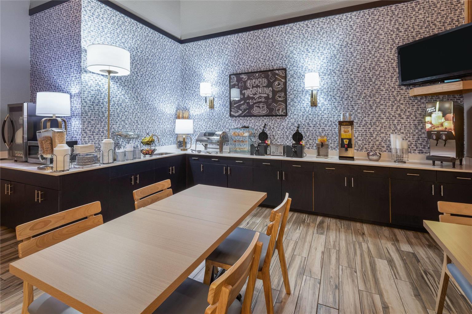 AmericInn by Wyndham Douglas Saugatuck - photo 36