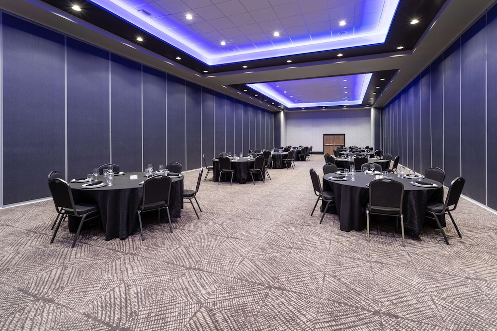 Hilton Garden Inn Hays - photo 27