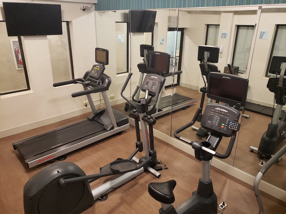 Holiday Inn Express Pittsburgh North by IHG - photo 37