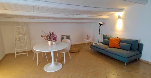 Mansarde Crispi — 4-Star Luxury Hotel in Siracusa, Italy