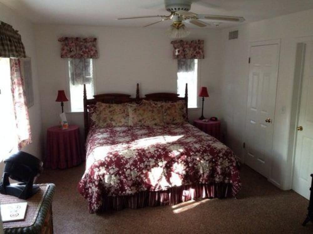 Apple Blossom Inn - photo 25