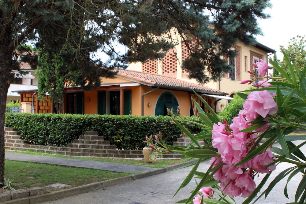 Toskana Relax — 4-Star Luxury Hotel in Fucecchio, Italy