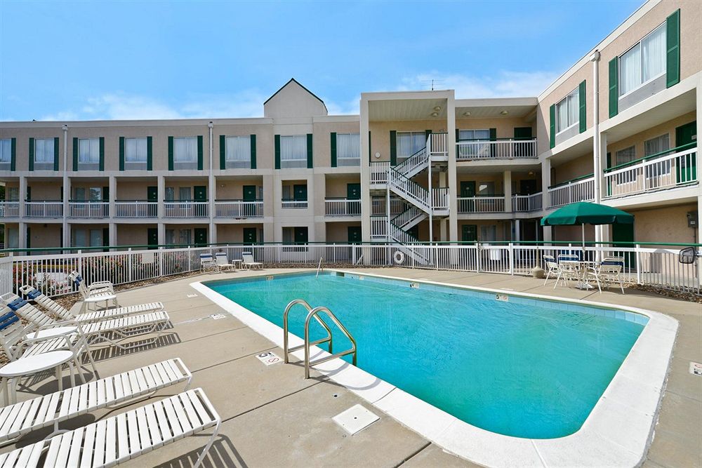 Americas Best Value Inn & Suites Overland Park Kansas City Closed - photo 21