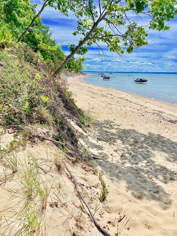 Elk Rapids Lakeshore Inn - photo 43