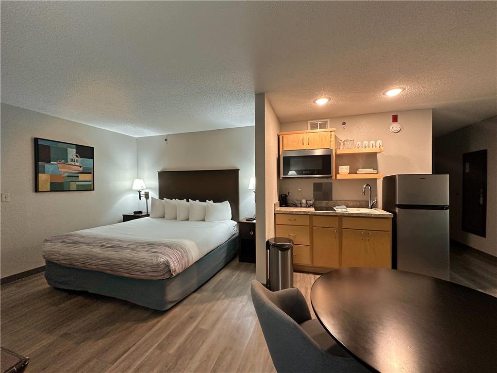 AmericInn by Wyndham Menominee - photo 12