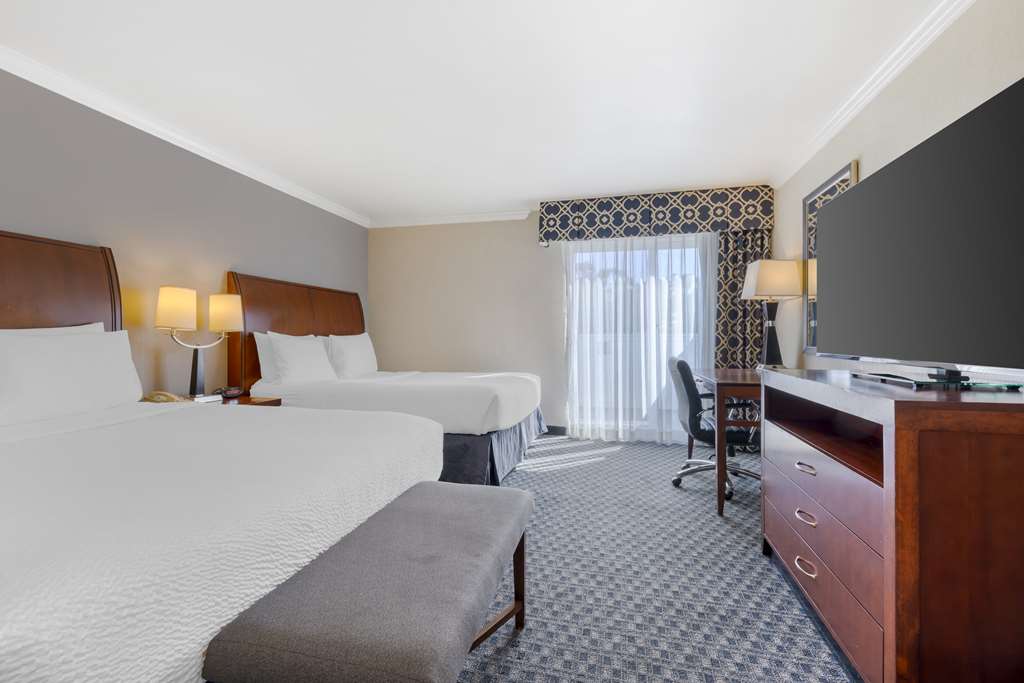 Best Western Plus Marina Shores Hotel - photo 46