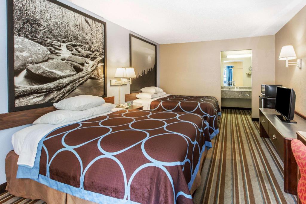 Super 8 by Wyndham Caryville TN - photo 18