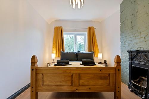Sally s Cottage Uttoxeter: Close to Alton Towers — 4-Star Luxury Hotel in Uttoxeter, United Kingdom