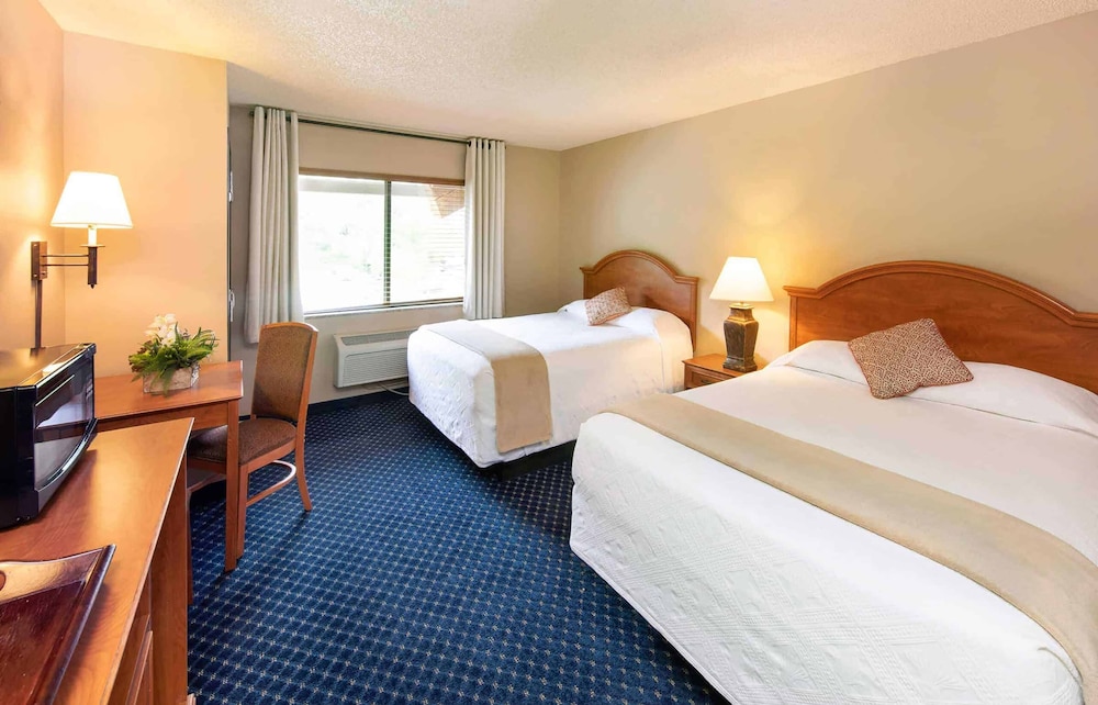 Hotel Glenwood Springs - photo 13