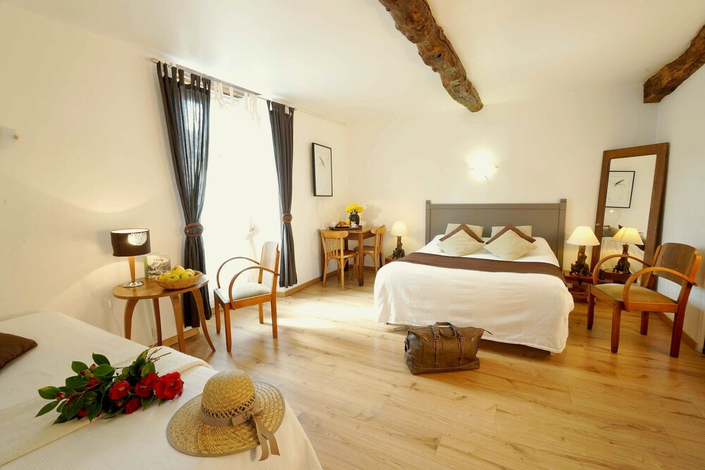 Logis Auberge La Barguillere — Foix