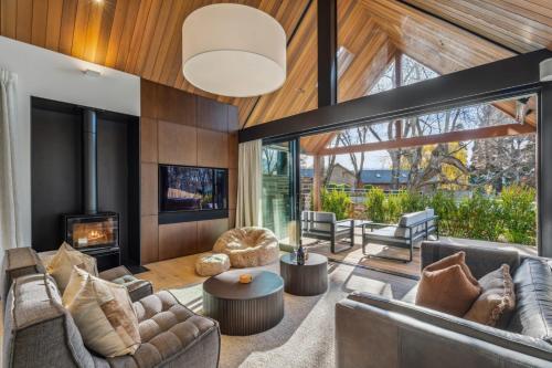 MacAndrew Luxury Lodge — 4-Star Luxury Hotel in Wanaka, New Zealand