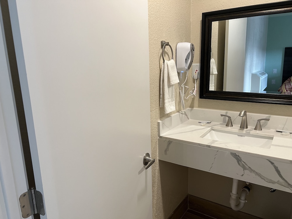 Mauna Loa Motel - photo 12
