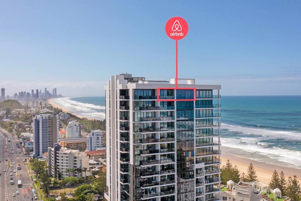 Breathtaking Penthouse Paradise Ocean views Pool — 4-Star Luxury Hotel in Gold Coast, Australia