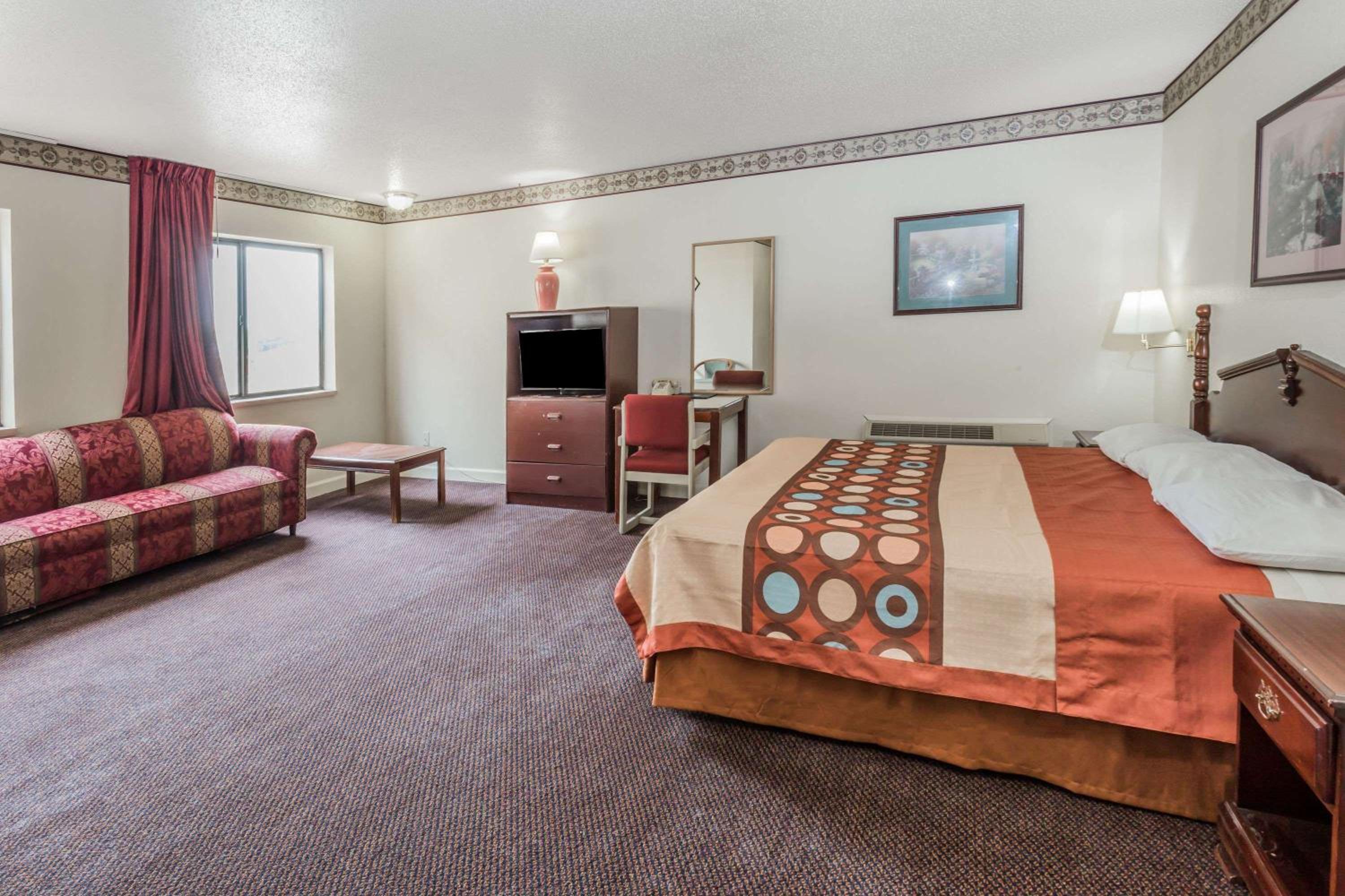 Super 8 by Wyndham Morris - photo 19