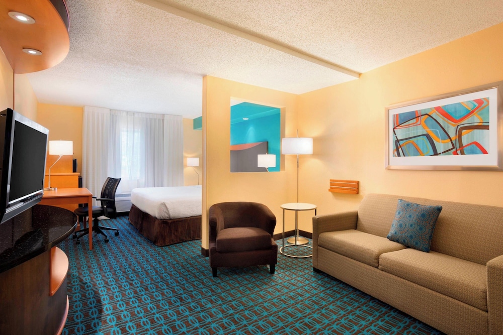 Fairfield Inn & Suites Fort Worth University Drive - photo 8