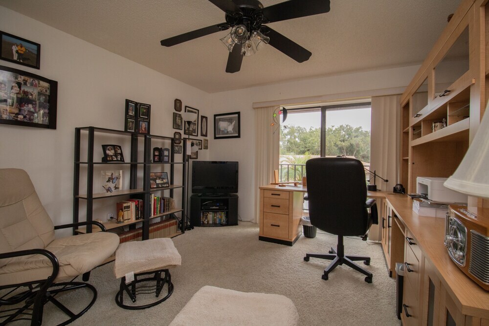 Sun Eagle Condo Cozy condo with workspace and community pool — 4-Star Luxury Hotel in Bradenton, United States
