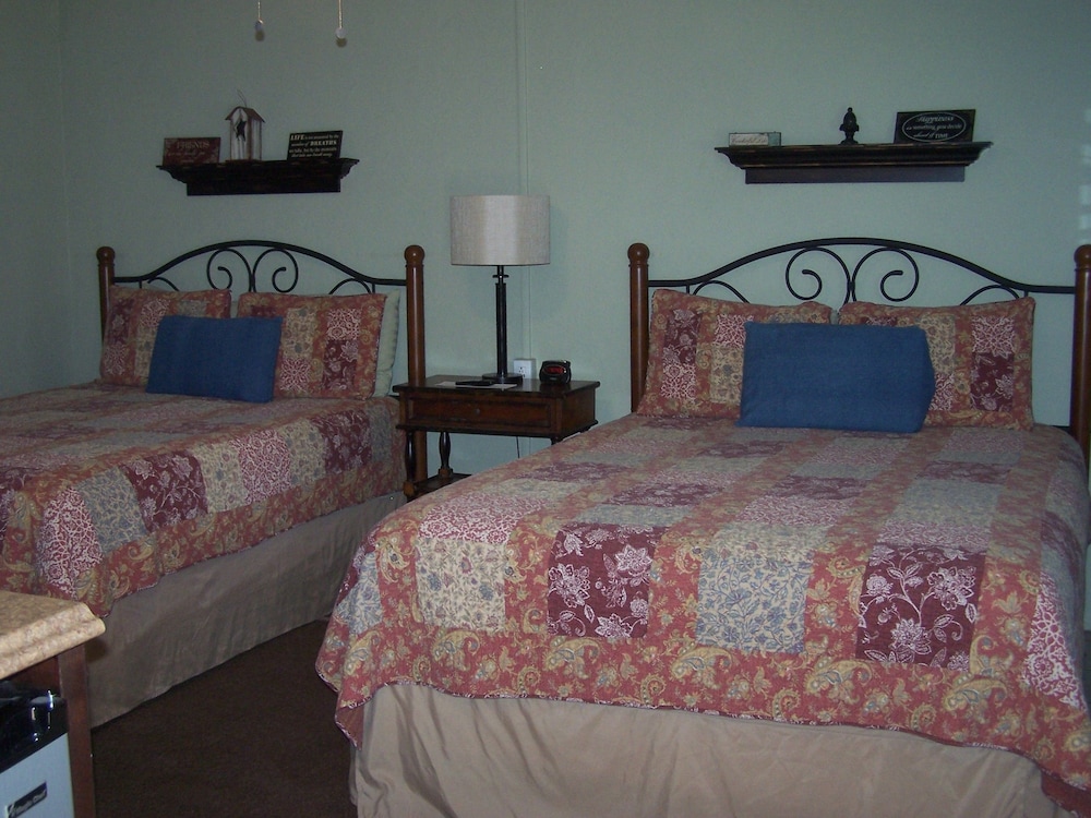 Blanco County Inn - photo 8