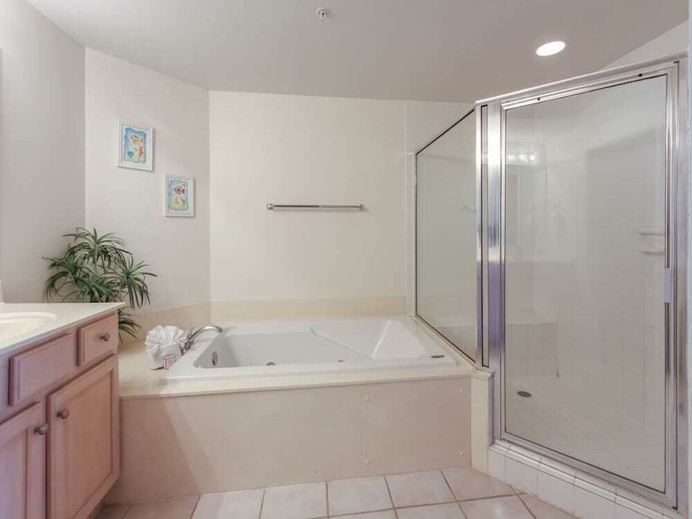 Silver Beach Towers - photo 3