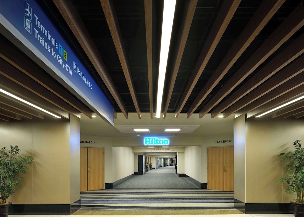 Hilton Chicago O'Hare Airport - photo 2