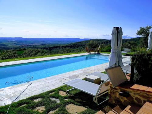Villa I Quercioli Siena Chianti Estate Private Heated Pool Breathtaking View — 4-Star Luxury Hotel in Castelnuovo Berardenga, Italy