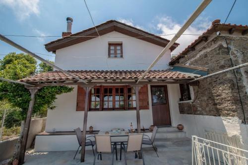 Stamos Paradise View in Zagora, Greece