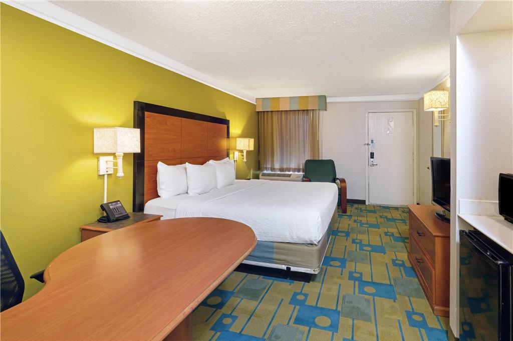 Travelodge by Wyndham Phoenix North - photo 13