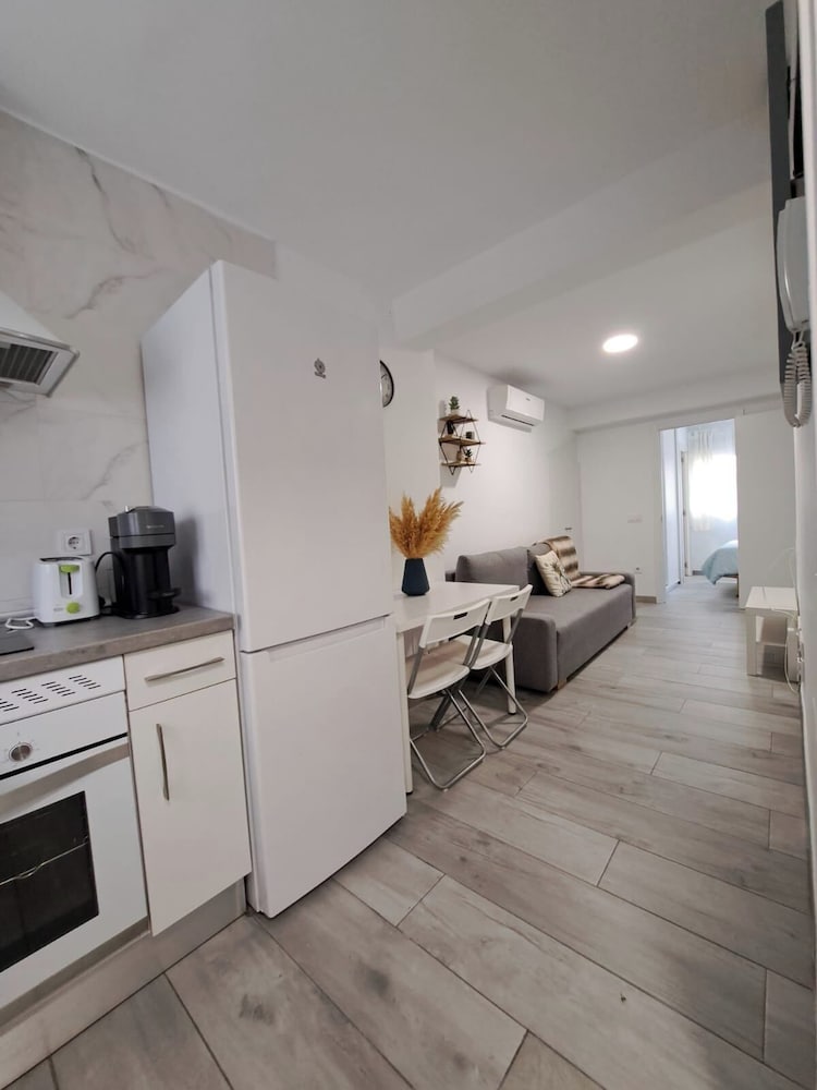 Charming Apartment up to 4 Persons 3 min to Metro hotel Pilar Madrid