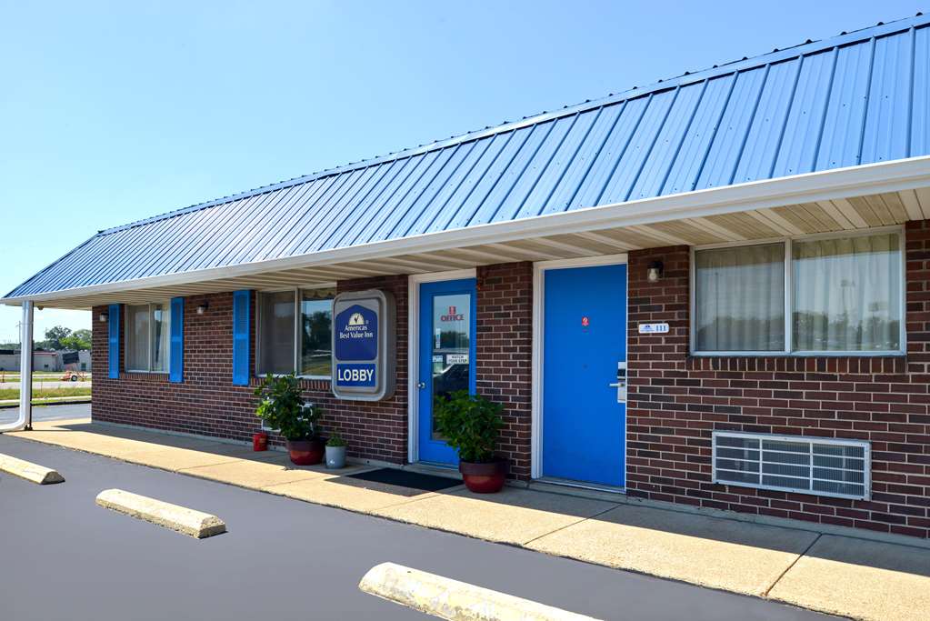 Americas Best Value Inn Sullivan - photo 4