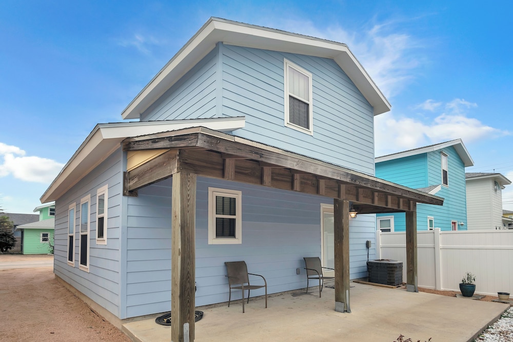 Island Fever by Silver Sands Vacation Rentals — 4-Star Luxury Hotel in Port Aransas, United States