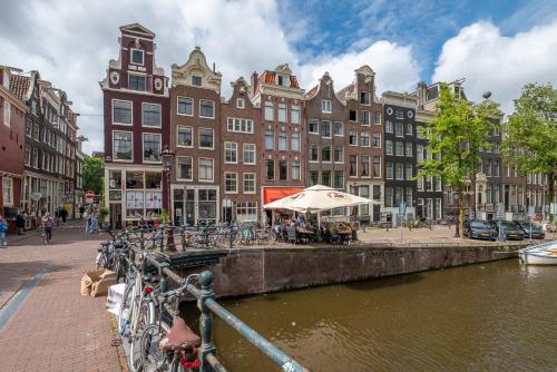 Elegant & unique canal house in famous canal area — 4-Star Luxury Hotel in Amsterdam, Netherlands