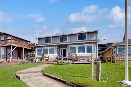 Toes In The Sand in Lincoln, United States