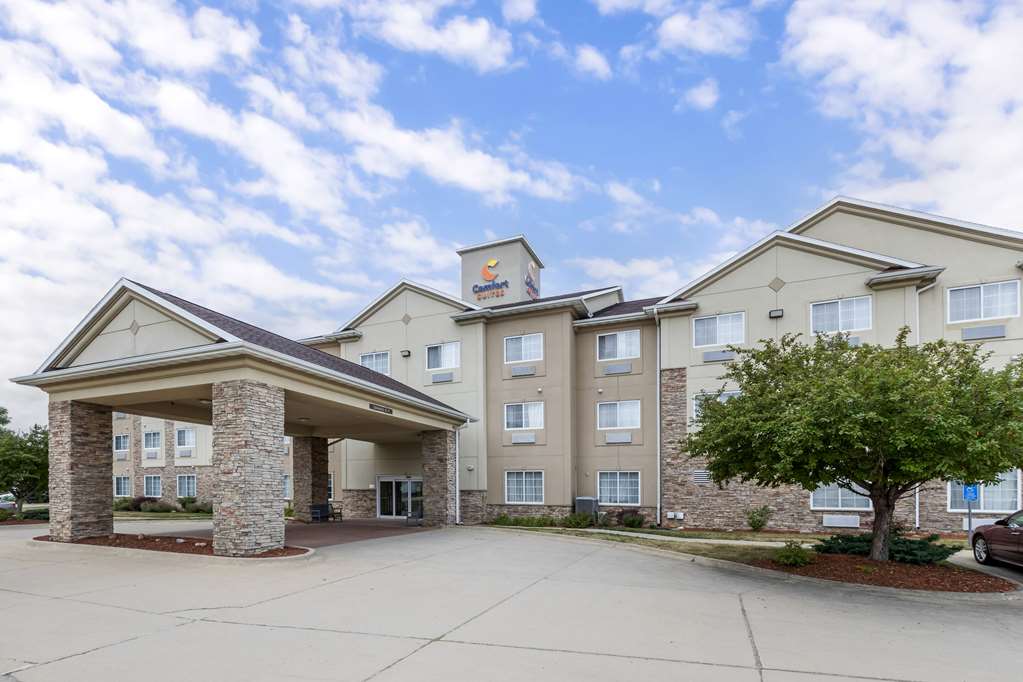 Comfort Suites Cedar Falls - photo 3