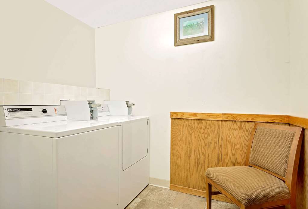 Super 8 by Wyndham Belgrade Bozeman Airport - photo 41