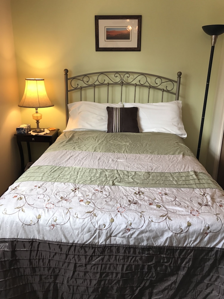 Wild Rose Bed & Breakfast — Saskatoon — photo 2