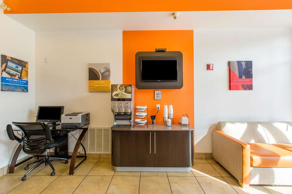 Motel 6 Baraboo WI Lake Delton - photo 30