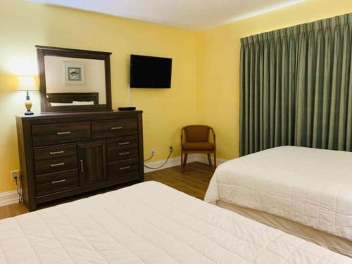 Delightful Beach Condo Pool Steps To The Sand H33 — 4-Star Luxury Hotel in Myrtle Beach, United States
