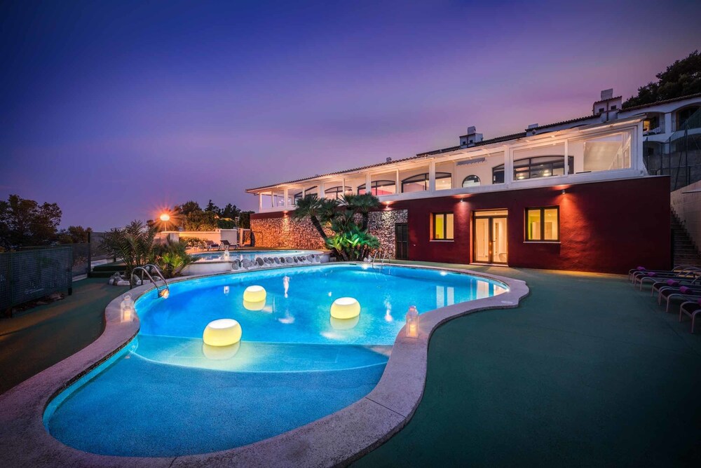 Villa Aucanada — 4-Star Luxury Hotel in Alcudia, Spain