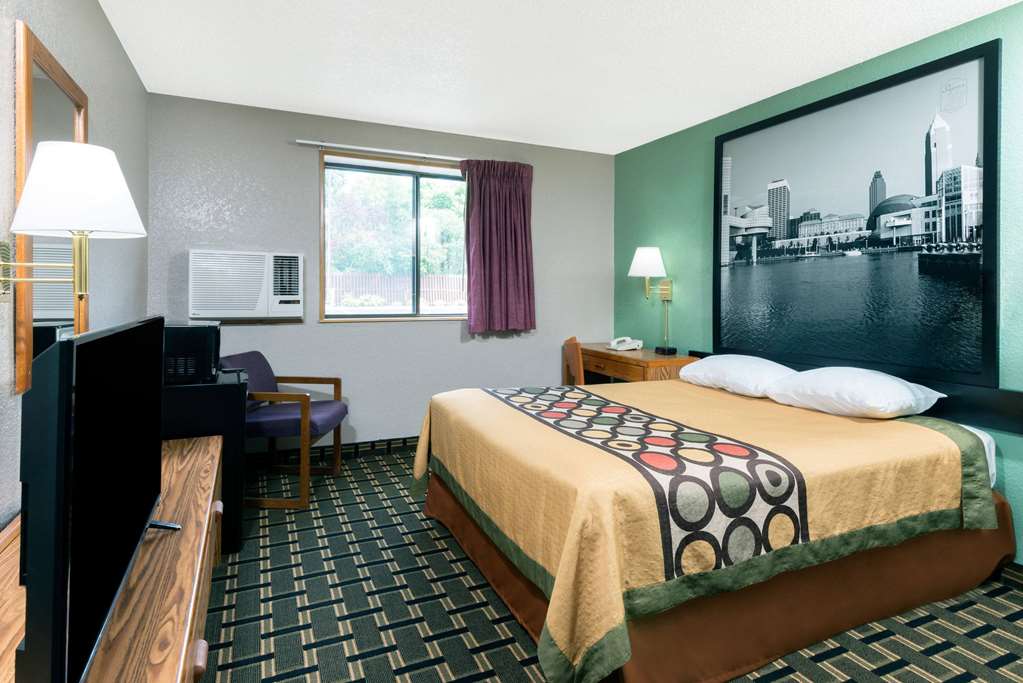 Super 8 by Wyndham Twinsburg Cleveland Area - photo 9