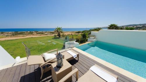 Luxury Bay View Villa 28 Right On The Beach — 4-Star Luxury Hotel in Protaras, Cyprus